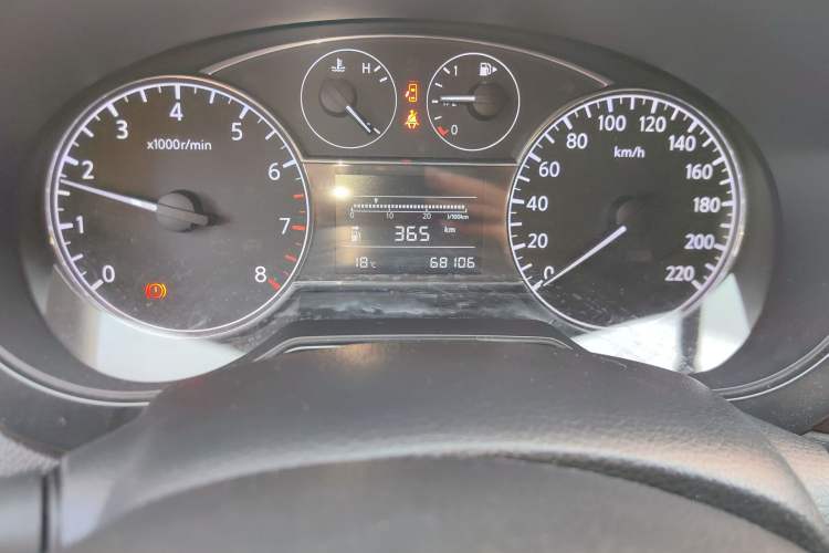 Used Nissan Tiida 2014 1.6L Manual Smart Model
