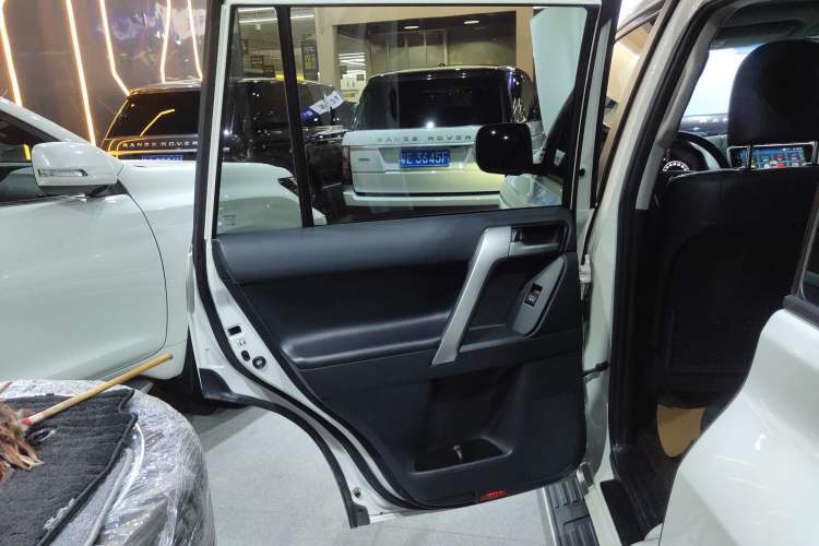 Used Toyota Prado 2018 3.5L Automatic TX-L with Rear-Mounted Spare Tire
