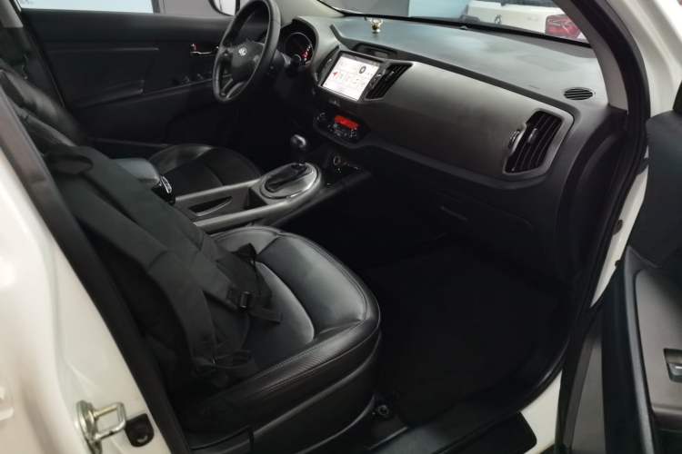 Used Kia Sportage R 2015 2.0L Automatic Two-Wheel Drive DLX Model