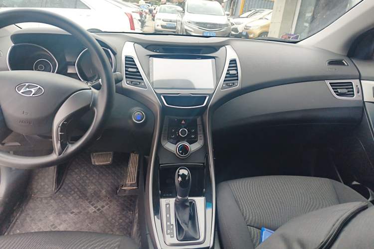Used Hyundai Elantra 2015 1.6L Automatic Leading Model