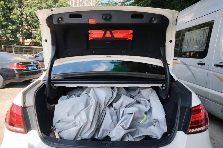 Used Mercedes-Benz E-Class 2014 Restyled E 300 L Sport Edition
