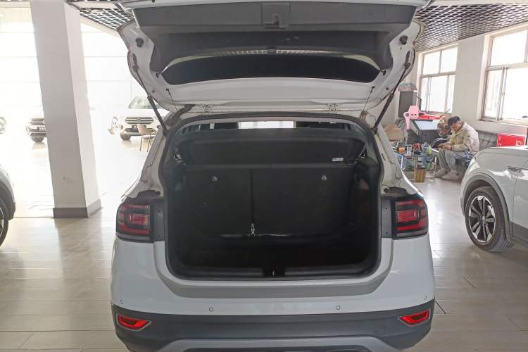 Used Volkswagen Tacqua 2023 200TSI DSG Joy-Connect Edition
