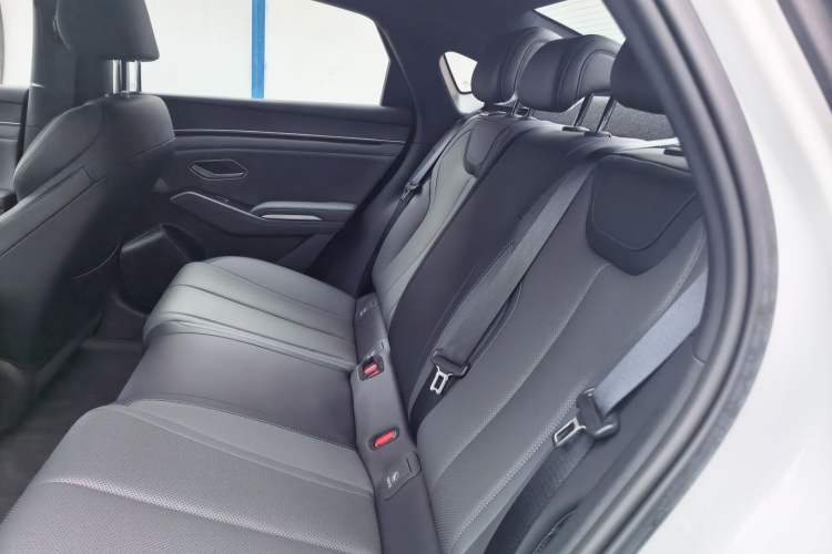 Used BYD Qin L 2025 DM-i Smart Drive 120KM Leading Model