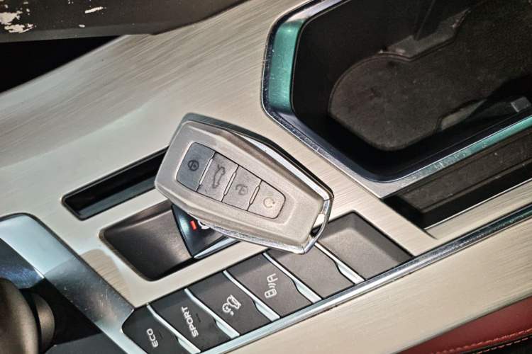 Used Geely Auto Coolray 2019 Sport Model 260T DCT Patrol China V Standard
