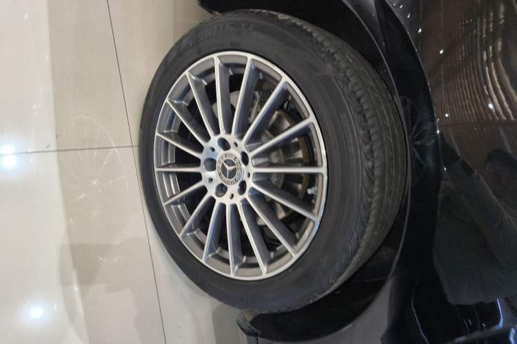 Used Mercedes-Benz E-Class 2023 Facelift E 260 L
