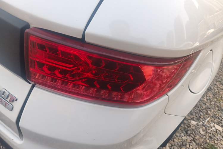 Used Land X7 2015 2.0T Panoramic Prestige Edition
