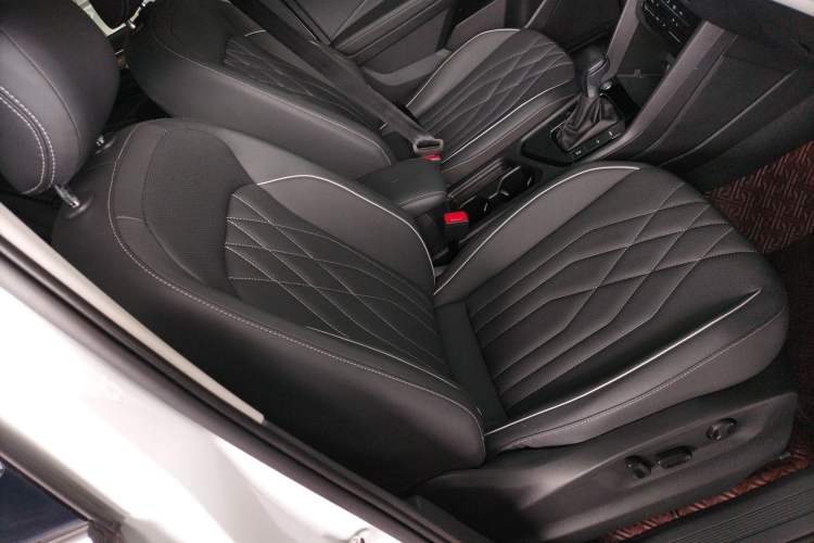 Used Volkswagen Tiguan L 2023 330TSI Automatic Two-Wheel Drive Smart Edition
