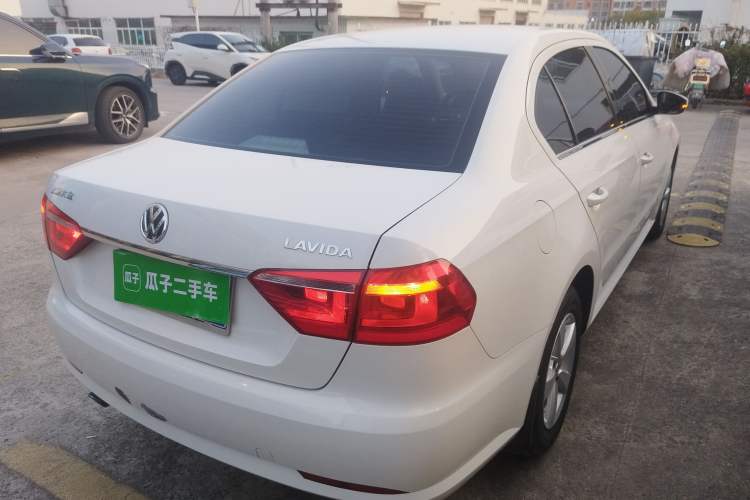 Used Volkswagen Lavida 2013 Revised Classic 1.6L Automatic Fashion Edition
