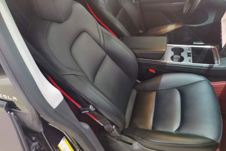 Used Tesla Model Y 2022 Rear-Wheel-Drive Version
