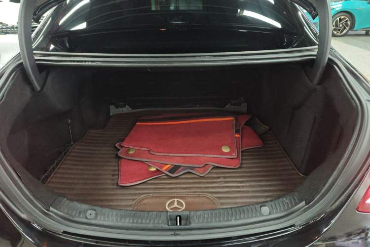 Used Mercedes-Benz E-Class 2020 E 300 L Sporty and Stylish Model
