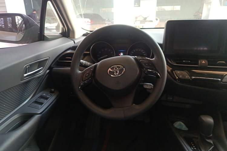 Used Toyota IZOA 2021 2.0L Yidong Edition
