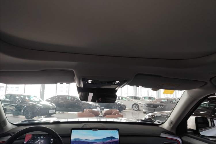 Used  Titanium 3 2025 501 km Range Rear-Wheel Drive Intelligent Driving Max Edition
