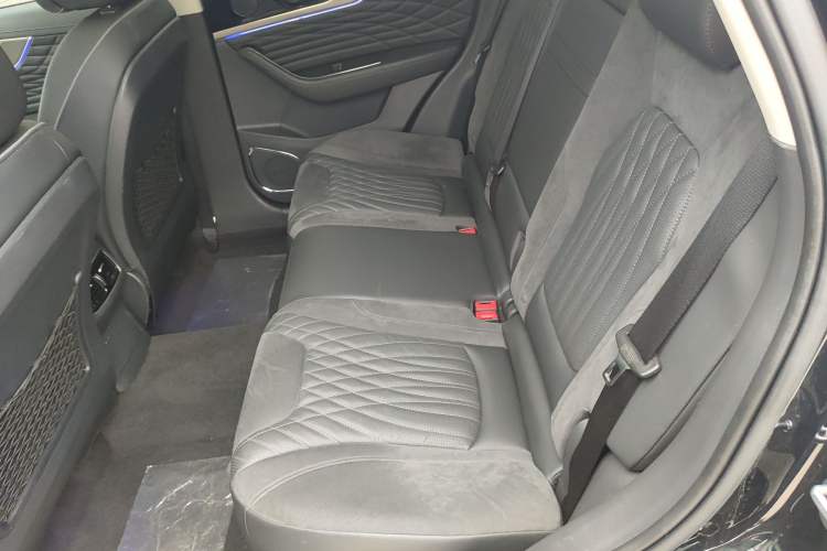 Used Hongqi HS5 2022 Facelifted Version 2.0T Smart Connect Flagship All-Wheel-Drive Edition
