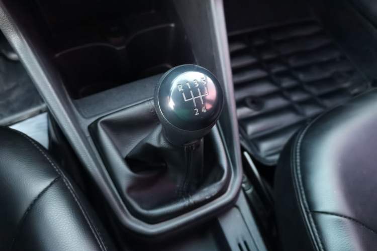 Used Volkswagen Jetta 2017 1.5L Manual Fashion Edition
