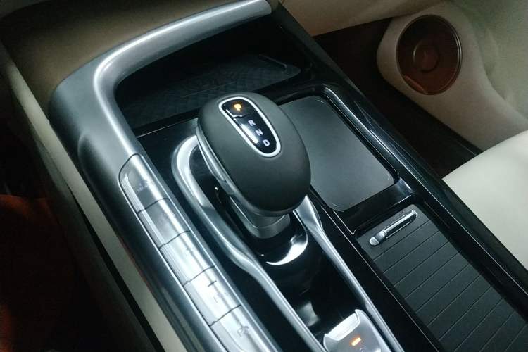 Used VOYAH FREE 2021 Four-Wheel Drive Standard Range-Extended Exclusive Luxury Package
