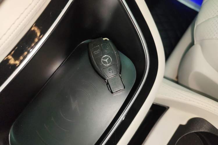 Used Mercedes-Benz Vito 2021 2.0T Elite Version 7 Seats
