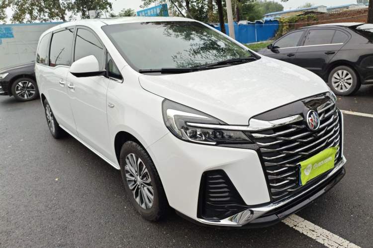 Used Buick GL8 2023 Facelifted Land Cruiser Executive Luxury Version
