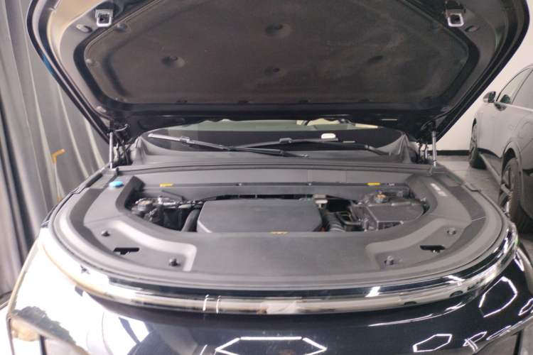 Used Li Auto L8 2023 Pro Model
