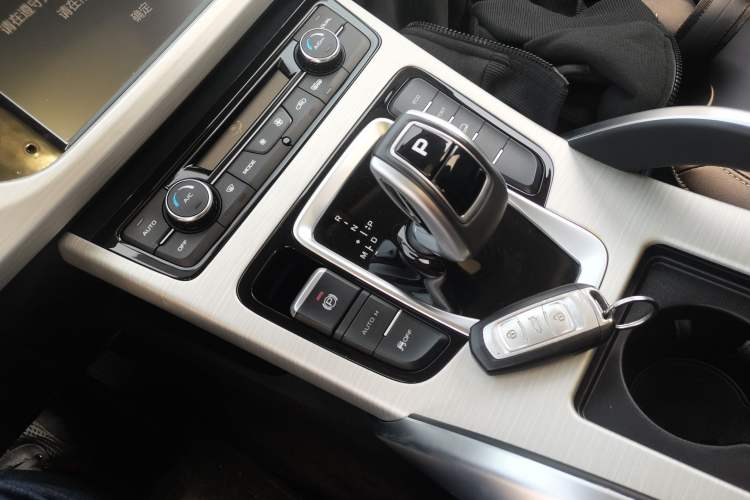 Used Geely Auto Emgrand X7 Sport 2020 1.8TD DCT Two-Wheel Drive Zhiya Model