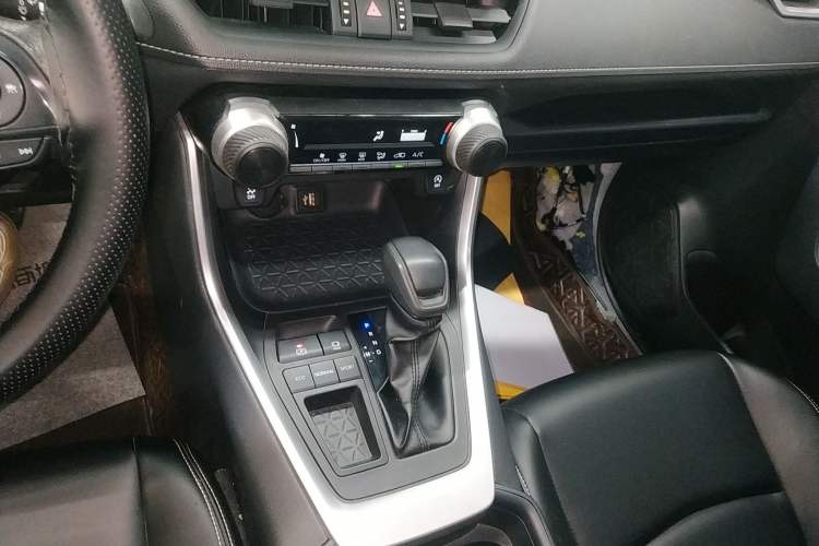 Used Toyota RAV4 2023 2.0L CVT Two-Wheel Drive Urban Edition
