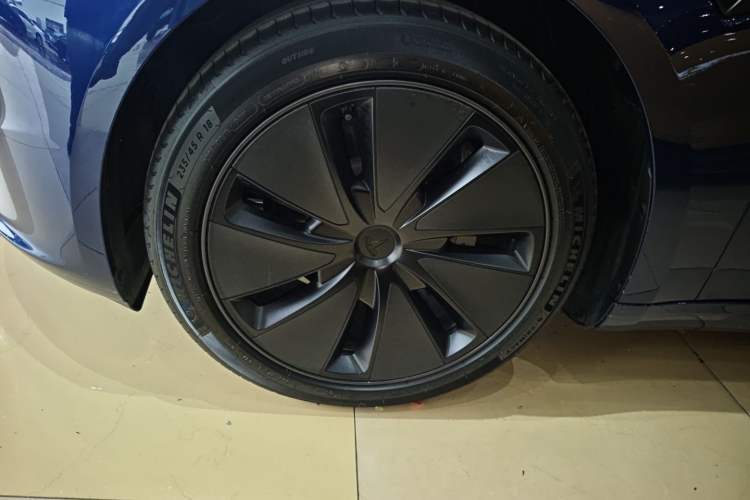 Used Tesla Model 3 2023 Rear-Wheel-Drive Version
