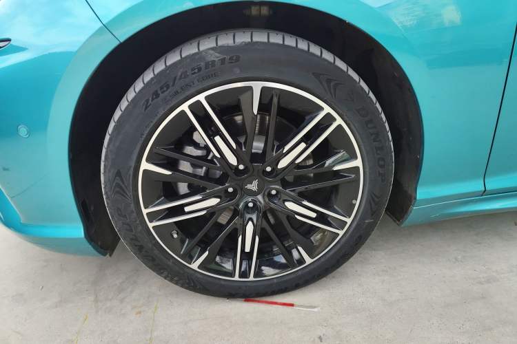 Used NETA S 2022 Extended-Range Version 1160 km Range Rear-Wheel Drive Mid-Grade