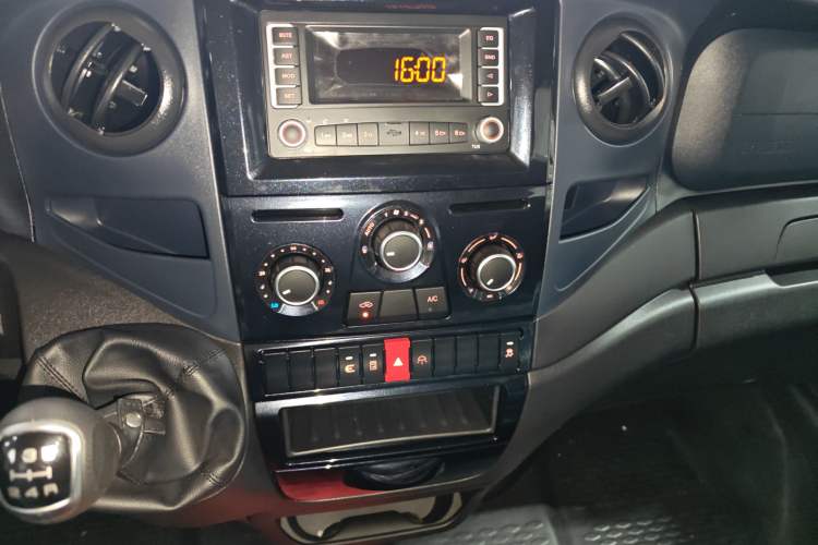 Used Iveco Eurocargo 2021 2.0T Manual Super-Rui Short Wheelbase High-Roof Side-Sliding Door F1A
