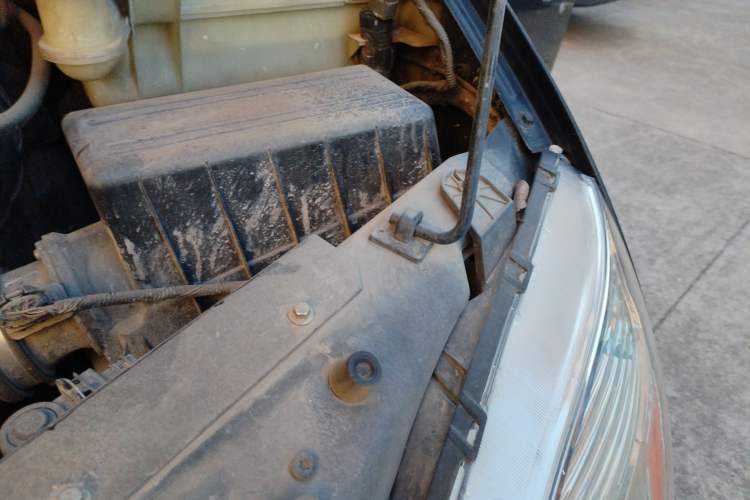 Used SAIC MAXUS Xintu V80 2019 2.5T Classic Version 6-Speed Manual – Aoyuntong Modified Long Wheelbase Mid-Height 7-Seater
