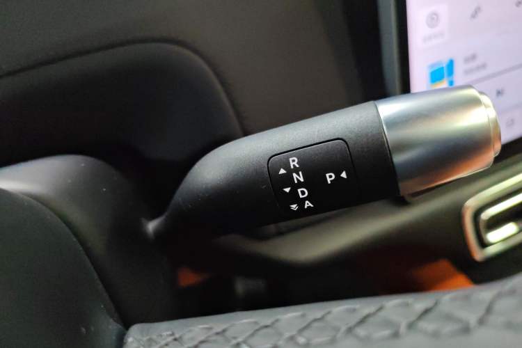 Used Li Auto L8 2023 Pro Model
