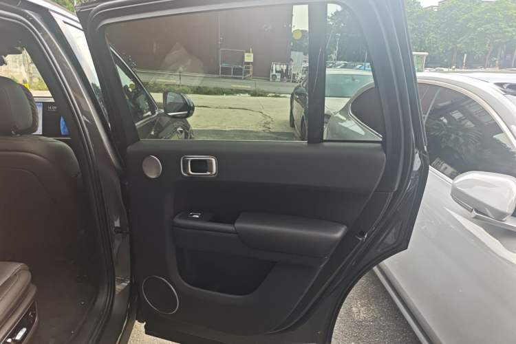 Used Li Auto L9 2022 Max model
