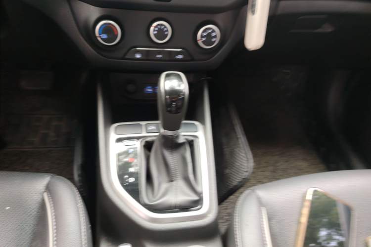 Used Hyundai ix25 2015 1.6L Automatic Two-Wheel Drive Smart GLS Trim
