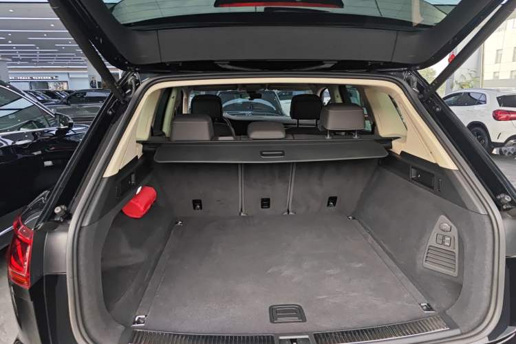 Used Volkswagen Touareg 2021 3.0 TSI Luxury Edition Black Diamond Sport Package