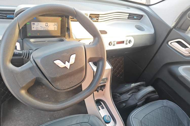 Used Wuling Hongguang MINIEV 2022 Easy Version Lithium Iron Phosphate