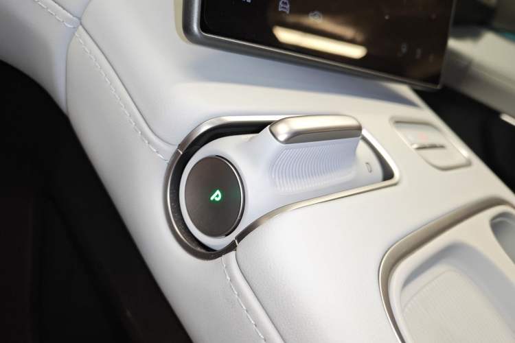 Used Nio ES6 2024 75 kWh
