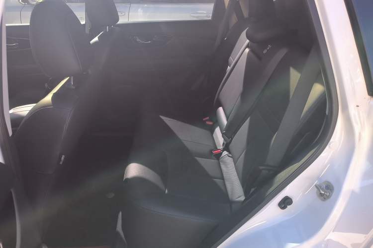 Used Nissan X-Trail 2023 Classic 2.0L Two-Wheel Drive Smart Connect Premium Edition
