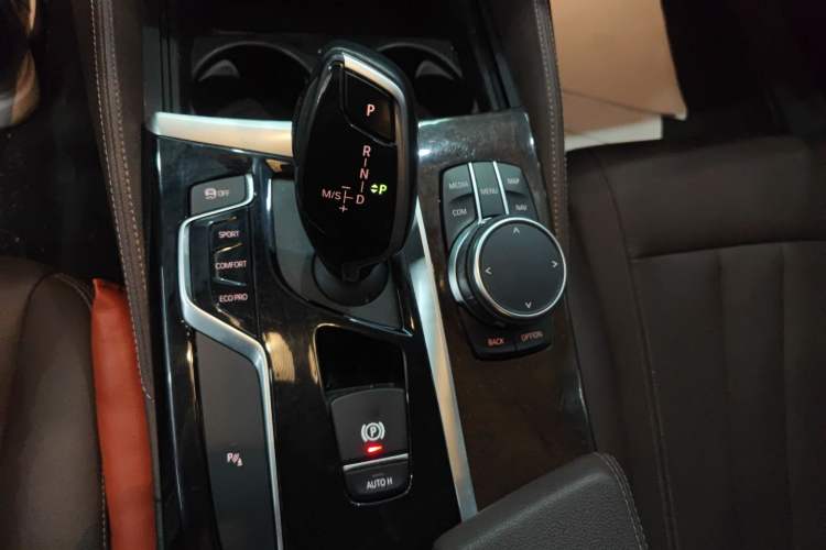 Used BMW 5 Series 2019 Facelifted 525Li Luxury Package
