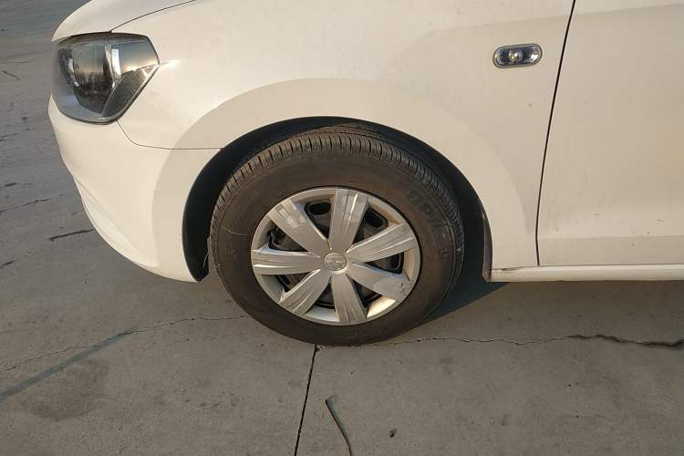 Used Volkswagen Jetta 2015 Value Edition 1.6L Manual Fashionable Style
