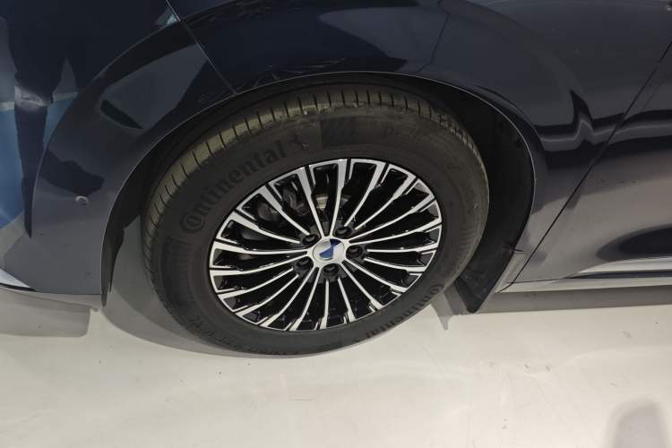 Used Denza D9 2022 DM-i 970 Four-Wheel Drive Flagship Model
