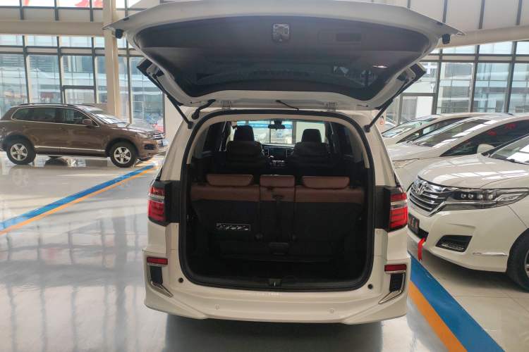 Used Honda Elysion 2019 2.0L Hybrid Supreme Edition
