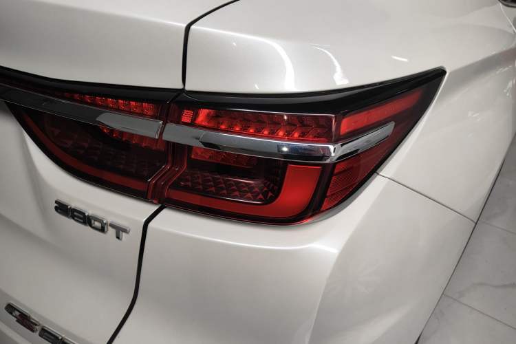 Used Changan CS85 COUPE 2019 1.5T DCT Dynamic Version China VI Standard