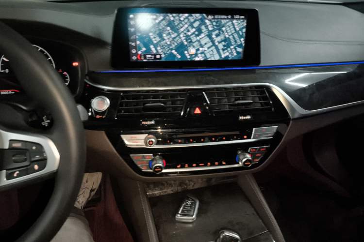 Used BMW 5 Series 2019 525Li M Sport Package