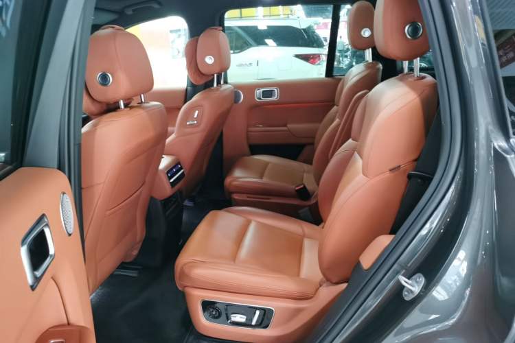 Used Li Auto L8 2023 Pro Model
