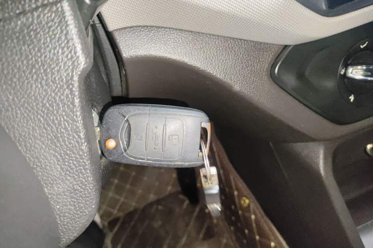 Used Wuling Hongguang 2019 1.5L S Standard Version China VI LAR
