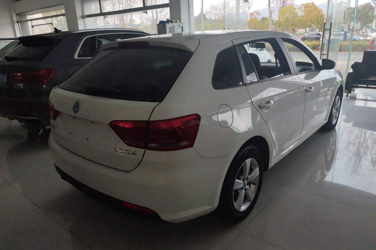 Used Volkswagen Gran Lavida 2013 1.6L Automatic Fashion Model
