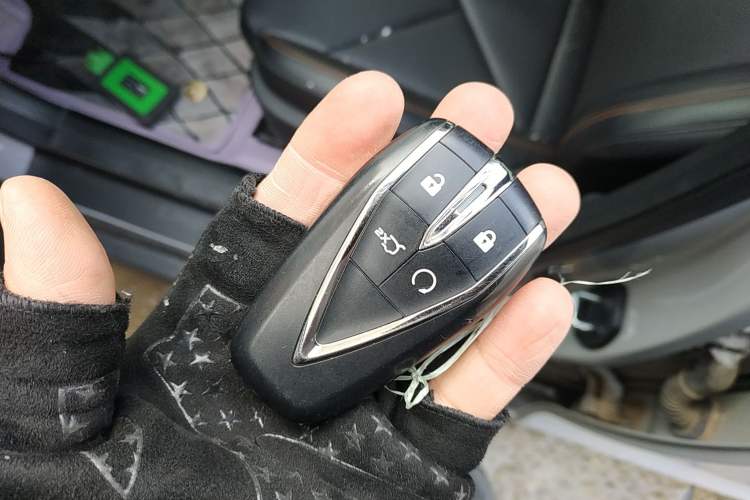 Used Changan UNI-V 2022 1.5T Prestige Version