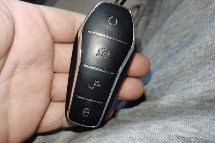 Used BYD Song Pro New Energy 2024 HONOR Edition DM-i 71KM Navigation Model
