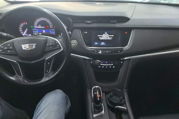 Used Cadillac XT5 2016 25T Luxury Model