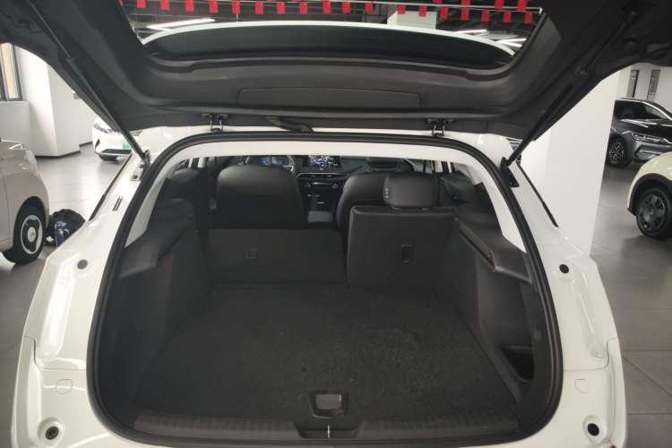 Used Buick Velite 6 2023 430km Range Commuter Version
