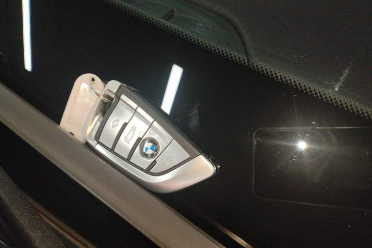 Used BMW 5 Series 2018 Facelifted 530Li xDrive M Sport Package
