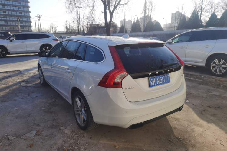 Used Volvo V60 2015 T5 Zhiya Edition